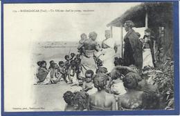 CPA Madagascar Afrique Noire Type Non Circulé Médecine Vaccination - Madagaskar