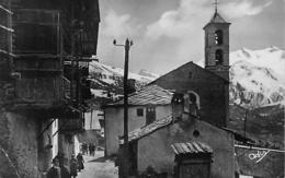 Saint Veran         05        Eglise Et Rue Centrale    Année 50/60      (voir Scan) - Autres & Non Classés