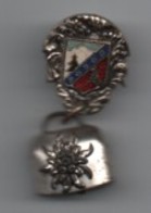 Insigne De Revers à épingle/ Chamonix / Avec Pendentif  Clarine "Ballon D'Alsace " ? / AUGIS/ Vers 1950          MED249 - Objets Dérivés