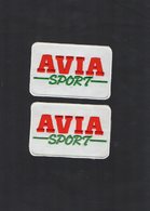 E45 - Sport Automobile - Ecusson X 2 - Groupe AVIA Sport - Scudetti In Tela