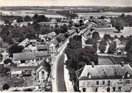 60 - CUVILLY :  Vue D'ensemble - Route Paris Lille - CPSM Dentelée Noir Et Blanc GF 1960 - Oise - Altri & Non Classificati