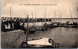 29 - La FORÊT FOUESNANT --  La Cale  Un Jour De Fête - La Forêt-Fouesnant