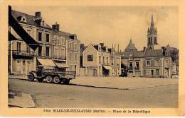 72 - SILLE LE GUILLAUME : Place De La République ( Hotel De France - Camion En 1er Plan ) CPA " Vernie " Sarthe - Sille Le Guillaume