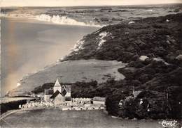 76-VARENGEVILLE-SUR-MER- L'EGLISE SUR LA PLACE FACE A LA MER - Varengeville Sur Mer