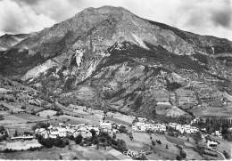 04 - VILLARS COLMARS Vue Panoramique Aérienne Et Montagne La Gardette - CPSM Dentelée N/B GF - Alpes Haute Provence - Altri & Non Classificati