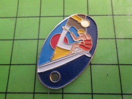 1018B Pin's Pins / Rare Et De Belle Qualité / THEME SPORTS : PLANCHE A VOILE - Segeln