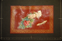 CP, Carte En Celluloid Rouge Decoupis Fleurs Bonne Année - Cartoline Porcellana