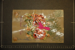 CP, Carte En Celluloid Ajout Decoupi Fleurs Naturels Bonne Fete - Cartoline Porcellana