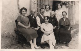 Carte Photo Ancienne : Portrait De Famille (au Moins 3 Générations) - Généalogie