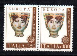 270/1500 - ITALIA 1976, Europa Cept Coppia Del 180 Lire Con Taglio Chirugico In Alto Fuori Quadro ***  MNH - Varietà E Curiosità