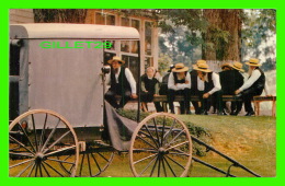 LANCASTER, PA - THE AMISH HOLD SUNDAY CHURCH MEETING OUTDOORS - TRAVEL IN 1962 - - Lancaster