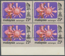 Malaiische Staaten - Selangor: 1979, Definitives "Blossoms", 25c. Bottom Marginal Block Of Four Show - Selangor