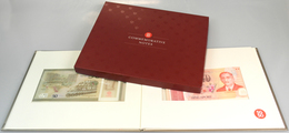 Singapore / Singapur: Singapore Box With Folder Of Commemorative Banknotes Containing 1x 50 And 5x 1 - Singapur