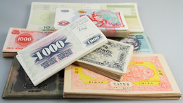 Alle Welt: Dealers Lot Of An Estimated Number Of About 10.000 Banknotes, All Sortet In Plastic Sleev - Altri & Non Classificati