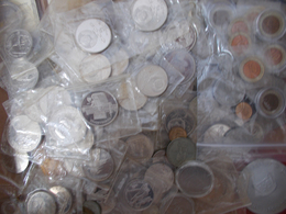 Sowjetunion: Über 400 Russische Münzen, Meist Gedenkmünzen Aus CN, Oft Noch Eingeschweisst In Transp - Rusland