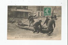ALFORTVILLE 36 INONDATIONS DE JANVIER 1910 BARQUE CHARGEE DE PAIN POUR LE RAVITAILLEMENT DES SINISTRES - Alfortville