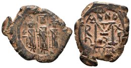 HERACLIO-MARTINA-HERACLIO CONSTANTINO. Follis. 610-641 D.C. Año RY 16. Nicomedia. A/ Heraclio En El Centro Flanqueado Po - Byzantinische Münzen