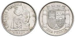 II REPUBLICA. 1 Peseta. 1933 *3-4. Madrid. Cal-1. Ar. 5,00g. Manchitas En Anverso Y Reverso. SC-. - Otros & Sin Clasificación