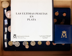 JUAN CARLOS I. Lote Compuesto Por Estuche De Las últimas Pesetas En Plata, Estuche De 10 Euros 2008 Campeones De Europa  - Other & Unclassified