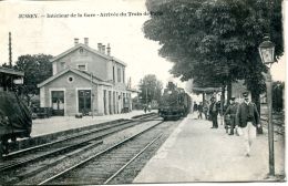 N°1700 A -cpa Jussey -intérieur De La Gare-arrivée Du Train De Paris- - Gares - Avec Trains