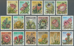 Südafrika: 1977, Definitive Issue ‚flowers‘ (proteus Plants) Complete Set Of 17 In A Lot With 100 Se - Oblitérés