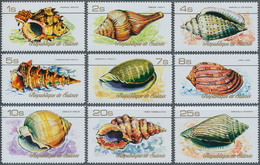 Thematik: Tiere-Meerestiere-Muscheln / Animals-sea Animals-shells: 1977, GUINEA: Conches Complete Se - Schelpen