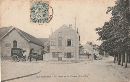 CPA LE HAUT BUC 78 - La Place De La Ferme - Buc