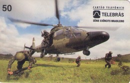 TARJETA TELEFONICA DE BRASIL (EJERCITO BRASILEÑO, COMBATIENTE AEROMOVIL - 04/96) (121) - Armee