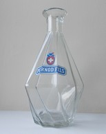 - Ancienne Carafe En Verre. PERNOD FILS - - Jugs