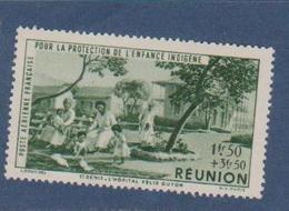 REUNION       N°  YVERT  :   PA 7    NEUF AVEC  CHARNIERES      ( Charn 010  ) - Airmail