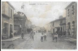 CPA.     GABARRET..1908...LA CROIX BLANCHE..ANIMATION.  VOIR ETAT. SCAN. - Gabarret