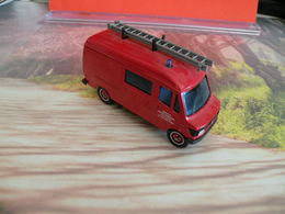 Véhicule De Pompier - Mercedes 407 D  - 1/50 - SOLIDO FRANCE - N° 43 - Brandweer