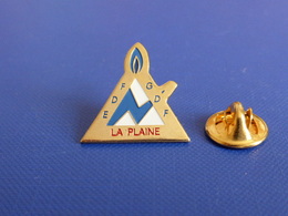 Pin's EDF GDF La Plaine - Flamme Gaz (NA22) - EDF GDF