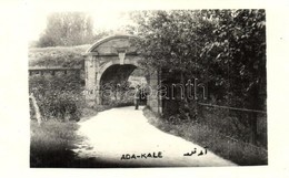 ** T2 Ada Kaleh, Várkapu / Castle Gate. Photo - Ohne Zuordnung