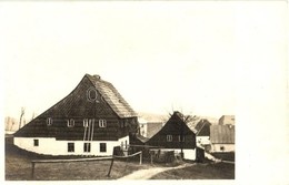 * T2 Hétfalu, Sapte Sate; Falusi Házak, Létra / Houses In The Village, Ladder. Photo - Ohne Zuordnung