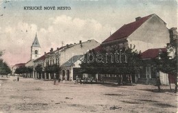 T2/T3 Kiszucaújhely, Kysucké Nové Mesto; Utcakép, Római Katolikus Templom, üzletek. Kiadja J. Vesely / Street View, Cath - Ohne Zuordnung