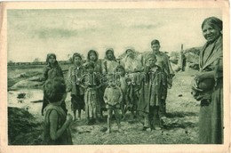 ** T2/T3 Cigány Gyerekek Munkácsról / Skupina Cikánského Dorostu / Gypsy Children From Mukachevo (EK) - Non Classés