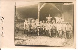 L32C46 -Groupe De Militaire Dans Une Ferme - War 1914-18