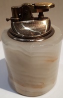 BRIQUETS ANCIENS - EN PIERRE ONYX - HAUTEUR 8.5cm - BASE 6cm - POIDS 440grs. - Other & Unclassified