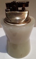 BRIQUETS ANCIENS - EN PIERRE ONYX - HAUTEUR 10cm - BASE 6cm - POIDS 370grs. - Other & Unclassified