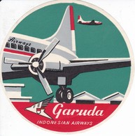 ANTIGUA ETIQUETA DE LA COMPAÑIA AEREA GARUDA INDONESIAN AIRWAYS (AVION-PLANE) - Baggage Labels & Tags