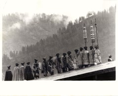 BHOUTAN BHUTAN MUSICIANS DRUMS INDIAN CHINA THIMPHU HIMALAYAS CORONATION KING JIGME SINGYE WANGCHUCH - Butan