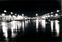 GRANDE PHOTOGRAPHIE : LES HALLES DE RUNGIS LA NUIT PRIMEURS GROSSISTE PHOTOGRAPHE 94 VAL-DE-MARNE 29 X 20 CM - Rungis