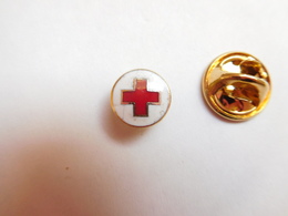 Mini Pin's  , Médical , Croix Rouge - Geneeskunde