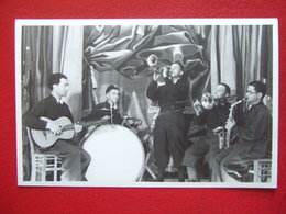 ALLEMAGNE - MEMMINGEN - CARTE PHOTO -  MILTARIA  39 - 1945 - STALAG VII B - CAMP - GROUPE DE MUSICIENS - " RARE " - - Memmingen