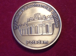 Medaille Schiffbau Versuchsanstalt Potsdam 2003 Erster Schleppwagen - Elongated Coins
