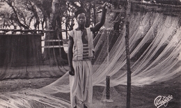 CONAKRY  Pêcheur Et Ses Filets - Frans Guinee