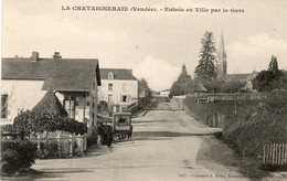 CPA - La CHATAIGNERAIE (85) - Aspect De L'entrée Du Bourg Du Côté De La Gare Au Début Du Siècle - La Chataigneraie