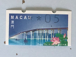 MACAU ATM LABELS, 1999 LOTUS FLOWER BRIDGE ISSUE - ERROR CUTTING & PRINTING- VERY FINE - SMALL LABEL - Distributori