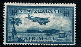 RB 1225 - 1935 6d Airmail - New Zealand Stamp SG 572 Mint Stamp - Cat £9.50+ - Nuovi